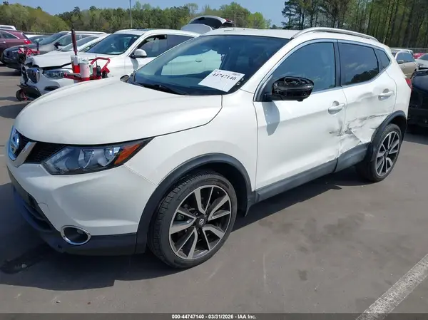 JN1BJ1CP1HW005000 2017 NISSAN ROGUE - Image 2