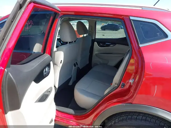 JN1BJ1CP1HW005305 2017 NISSAN ROGUE - Image 8