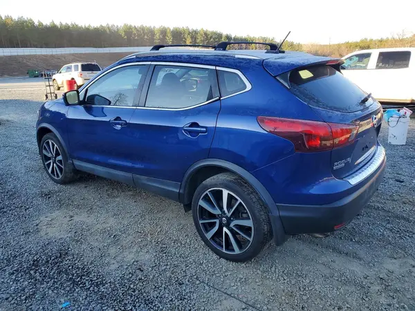 JN1BJ1CP1HW005465 2017 NISSAN ROGUE - Image 2
