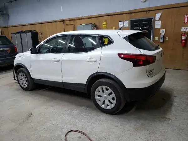 JN1BJ1CP1HW008821 2017 NISSAN ROGUE - Image 2