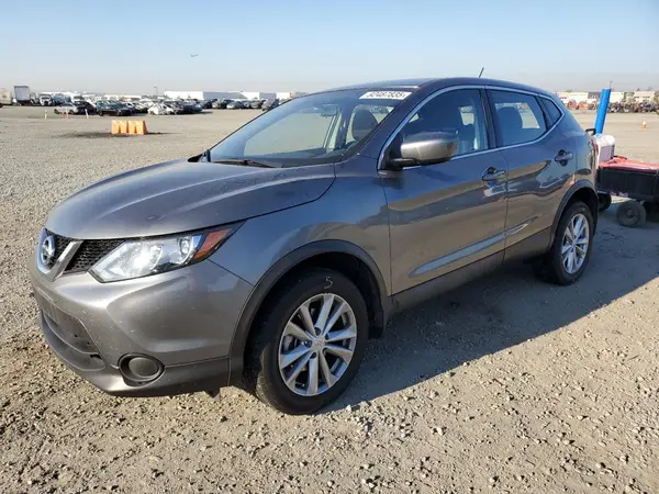 JN1BJ1CP1HW009743 2017 NISSAN ROGUE - Image 1