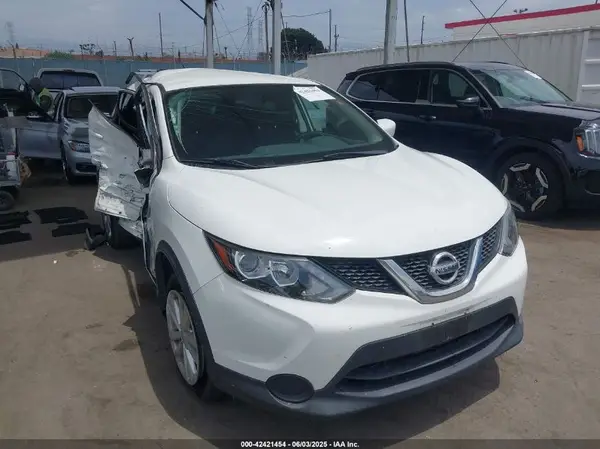 JN1BJ1CP1HW012917 2017 NISSAN ROGUE - Image 1