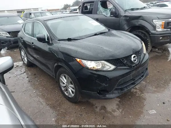 JN1BJ1CP1HW013730 2017 NISSAN ROGUE - Image 1