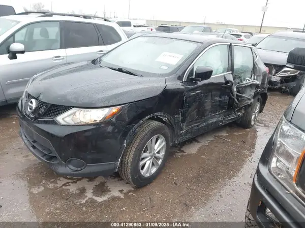 JN1BJ1CP1HW013730 2017 NISSAN ROGUE - Image 2