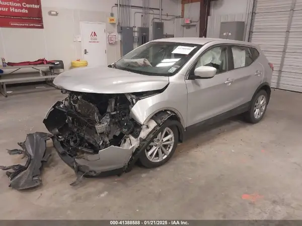 JN1BJ1CP1HW014179 2017 NISSAN ROGUE - Image 2