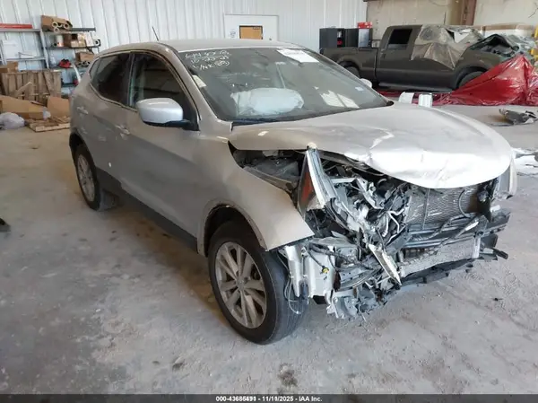 JN1BJ1CP1HW014506 2017 NISSAN ROGUE - Image 1