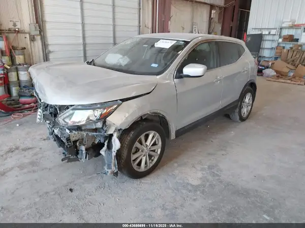 JN1BJ1CP1HW014506 2017 NISSAN ROGUE - Image 2