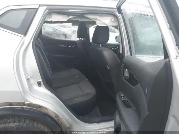 JN1BJ1CP1HW016840 2017 NISSAN ROGUE - Image 8