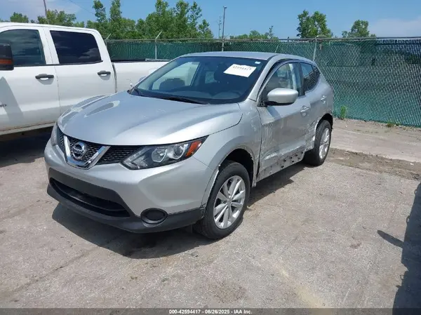 JN1BJ1CP1HW016952 2017 NISSAN ROGUE - Image 2