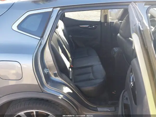 JN1BJ1CP1HW018040 2017 NISSAN ROGUE - Image 8