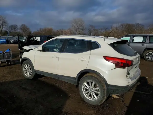 JN1BJ1CP1HW019219 2017 NISSAN ROGUE - Image 2