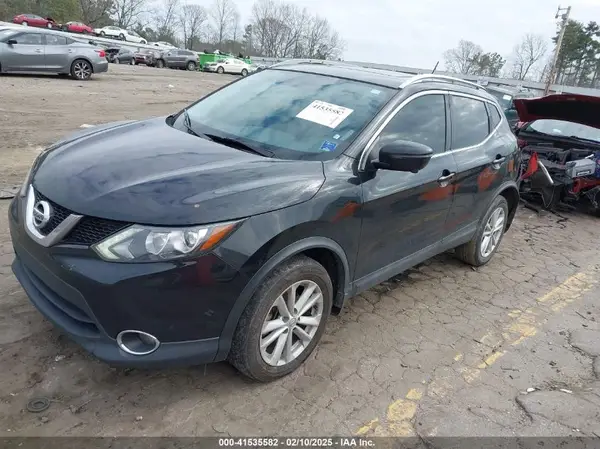 JN1BJ1CP1HW019365 2017 NISSAN ROGUE - Image 2