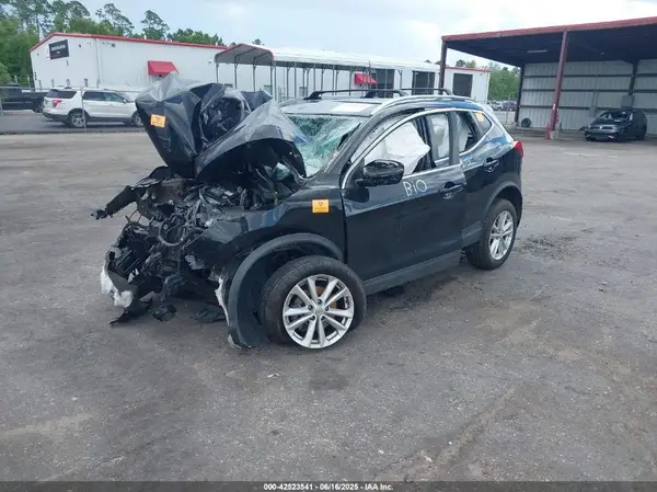 JN1BJ1CP1HW019978 2017 NISSAN ROGUE - Image 2