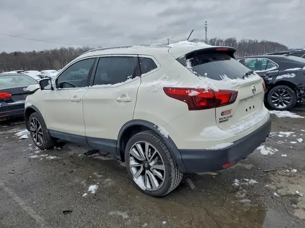 JN1BJ1CP1HW020919 2017 NISSAN ROGUE - Image 2