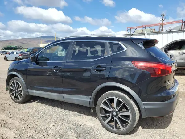 JN1BJ1CP1HW024629 2017 NISSAN ROGUE - Image 2