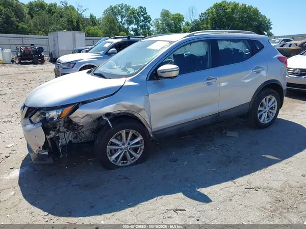 JN1BJ1CP1HW024646 2017 NISSAN ROGUE - Image 2