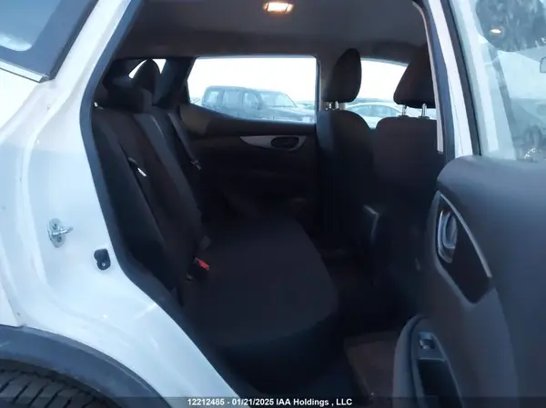 JN1BJ1CP1HW024758 2017 NISSAN ROGUE - Image 8