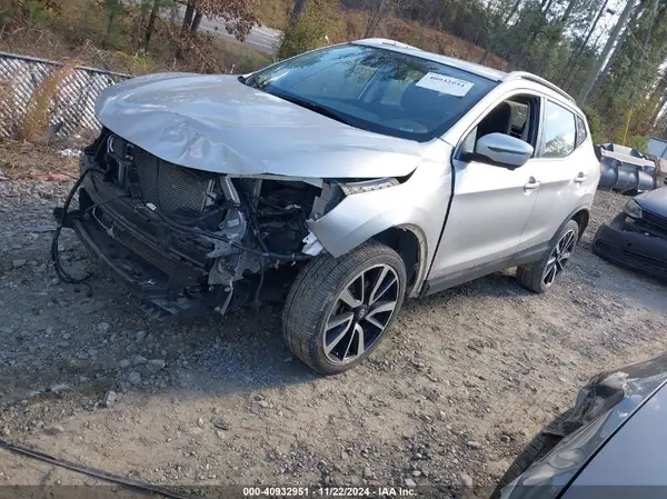 JN1BJ1CP1HW026218 2017 NISSAN ROGUE - Image 2