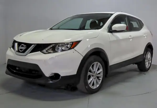 JN1BJ1CP1HW028132 2017 NISSAN ROGUE - Image 2