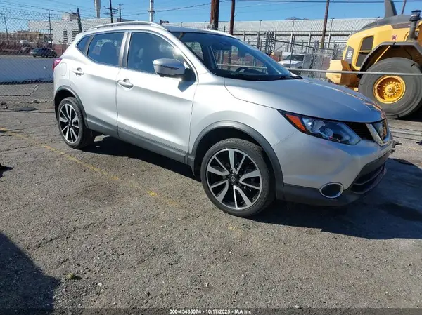 JN1BJ1CP1HW028342 2017 NISSAN ROGUE - Image 1