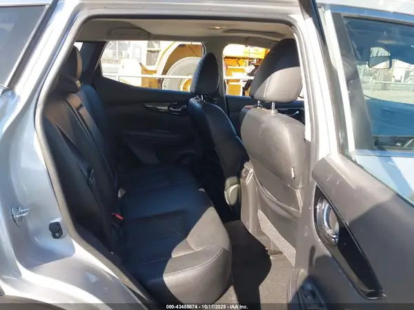 JN1BJ1CP1HW028342 2017 NISSAN ROGUE - Image 8