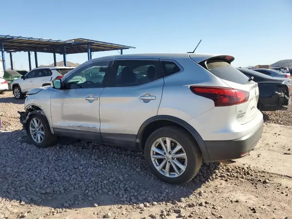 JN1BJ1CP1HW028437 2017 NISSAN ROGUE - Image 2