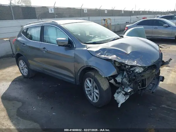 JN1BJ1CP1HW029085 2017 NISSAN ROGUE - Image 1