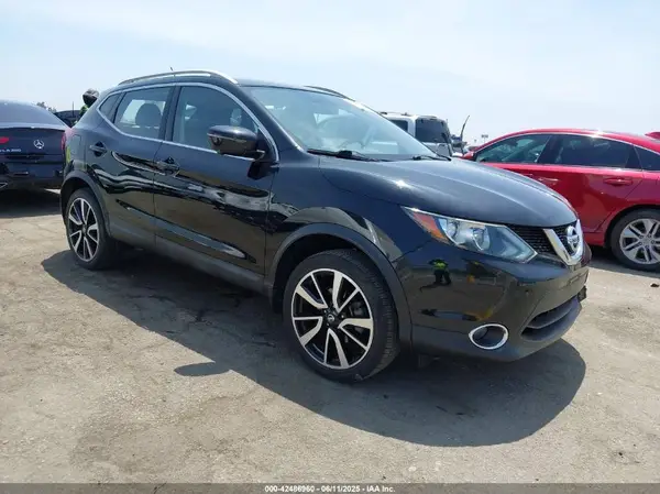 JN1BJ1CP1HW030091 2017 NISSAN ROGUE - Image 1