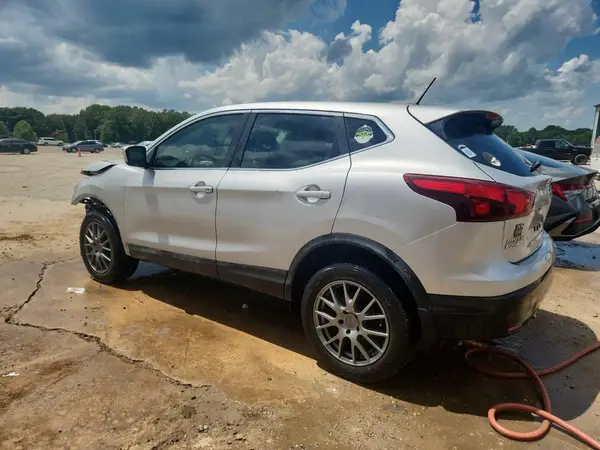 JN1BJ1CP1HW030379 2017 NISSAN ROGUE - Image 2