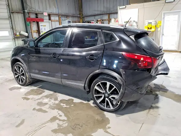 JN1BJ1CP1HW030429 2017 NISSAN ROGUE - Image 2