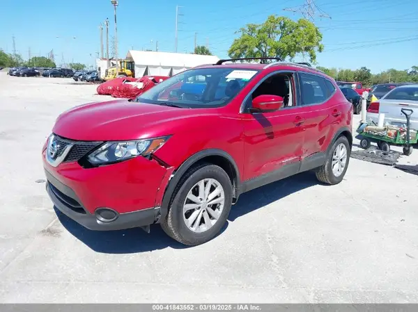 JN1BJ1CP1HW032990 2017 NISSAN ROGUE - Image 2