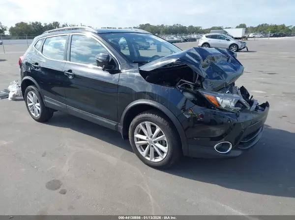 JN1BJ1CP1JW100842 2018 NISSAN ROGUE - Image 1