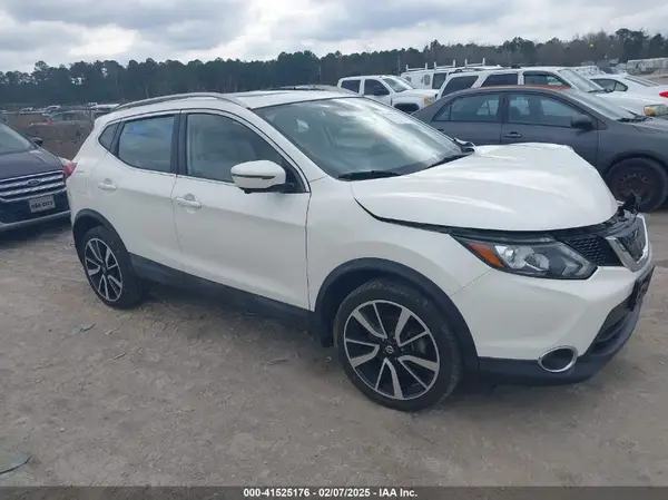 JN1BJ1CP1JW102882 2018 NISSAN ROGUE - Image 1