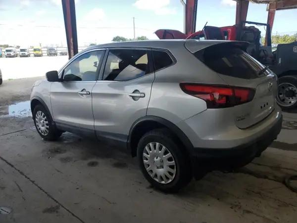 JN1BJ1CP1JW103384 2018 NISSAN ROGUE - Image 2