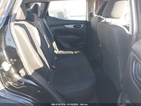 JN1BJ1CP1JW108049 2018 NISSAN ROGUE - Image 8