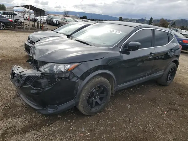 JN1BJ1CP1JW108245 2018 NISSAN ROGUE - Image 1