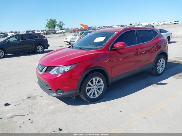 JN1BJ1CP1JW151869 2018 NISSAN ROGUE - Image 2