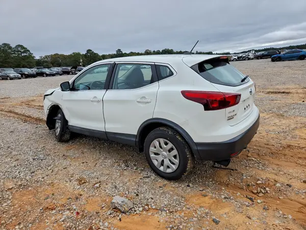 JN1BJ1CP1JW154867 2018 NISSAN ROGUE - Image 2