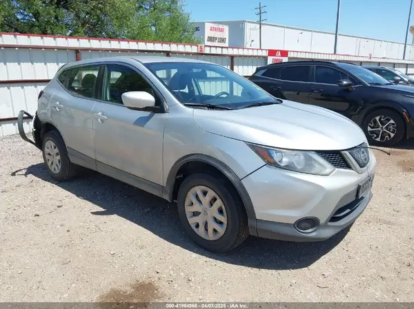 JN1BJ1CP1JW155386 2018 NISSAN ROGUE - Image 1