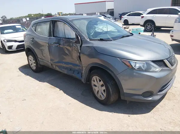 JN1BJ1CP1JW155596 2018 NISSAN ROGUE - Image 1