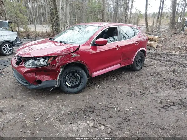 JN1BJ1CP1JW158675 2018 NISSAN ROGUE - Image 2