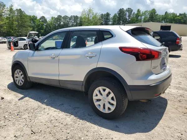 JN1BJ1CP1JW158899 2018 NISSAN ROGUE - Image 2