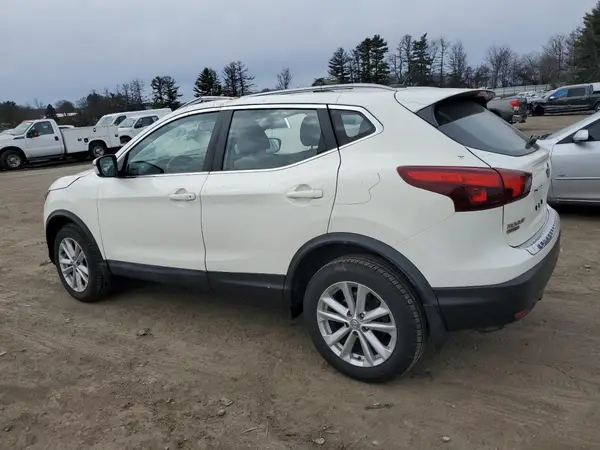 JN1BJ1CP1JW164248 2018 NISSAN ROGUE - Image 2