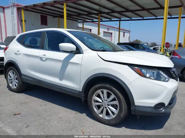 JN1BJ1CP1JW183494 2018 NISSAN ROGUE - Image 1