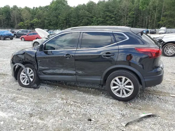 JN1BJ1CP1JW186007 2018 NISSAN ROGUE - Image 2