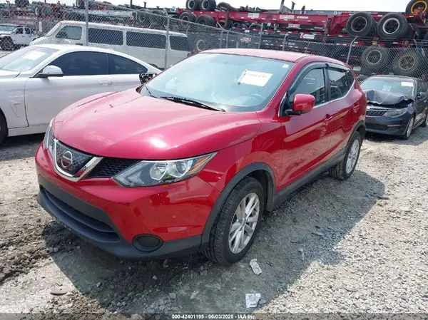 JN1BJ1CP1JW187660 2018 NISSAN ROGUE - Image 2