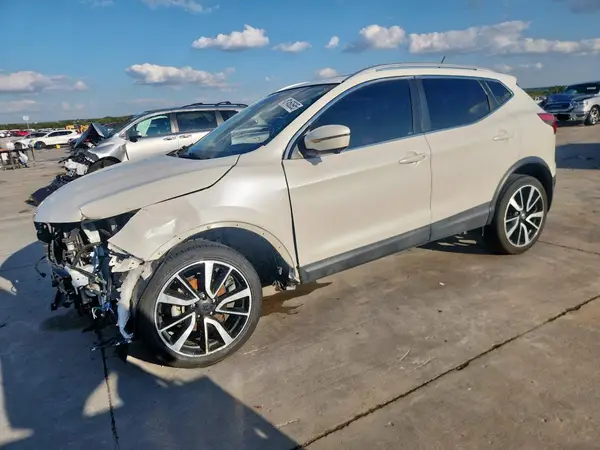 JN1BJ1CP1JW500044 2018 NISSAN ROGUE - Image 1