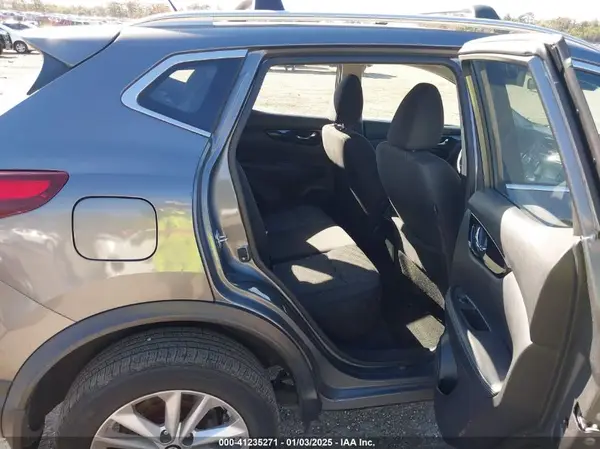 JN1BJ1CP1KW216527 2019 NISSAN ROGUE - Image 8