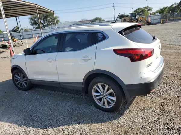 JN1BJ1CP1KW218651 2019 NISSAN ROGUE - Image 2