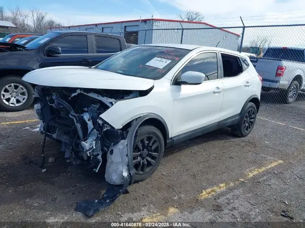 JN1BJ1CP1KW221548 2019 NISSAN ROGUE - Image 2